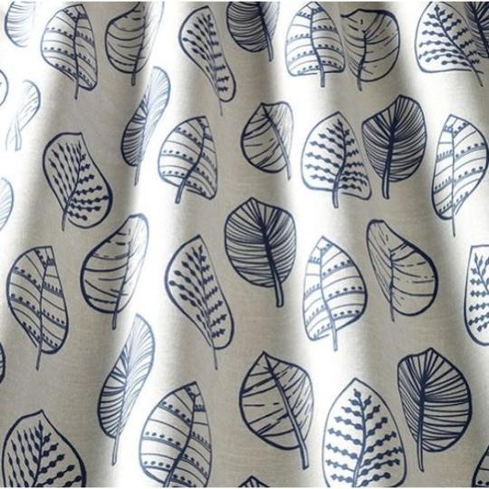 country desing klasszikus mediterran szovet textil karpit fotel szek parna diszparna lakberendezes felujitas skandinav nyomtatott pamut minta level kiegeszitok feher.JPG